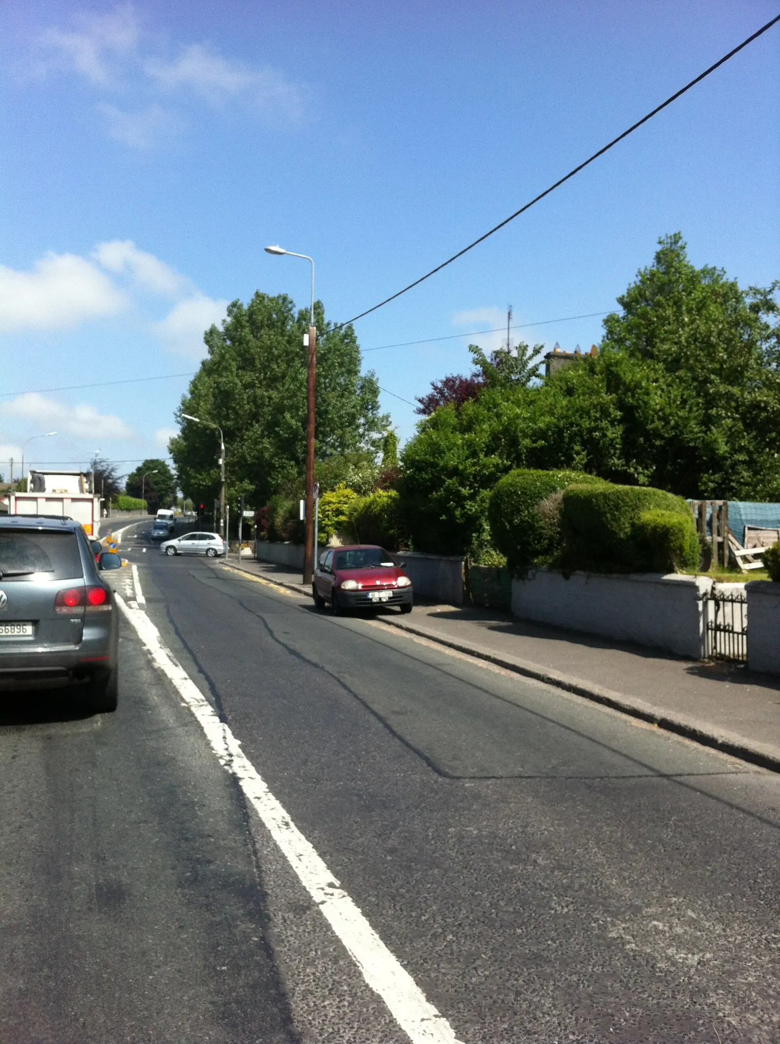 The N17 through the town